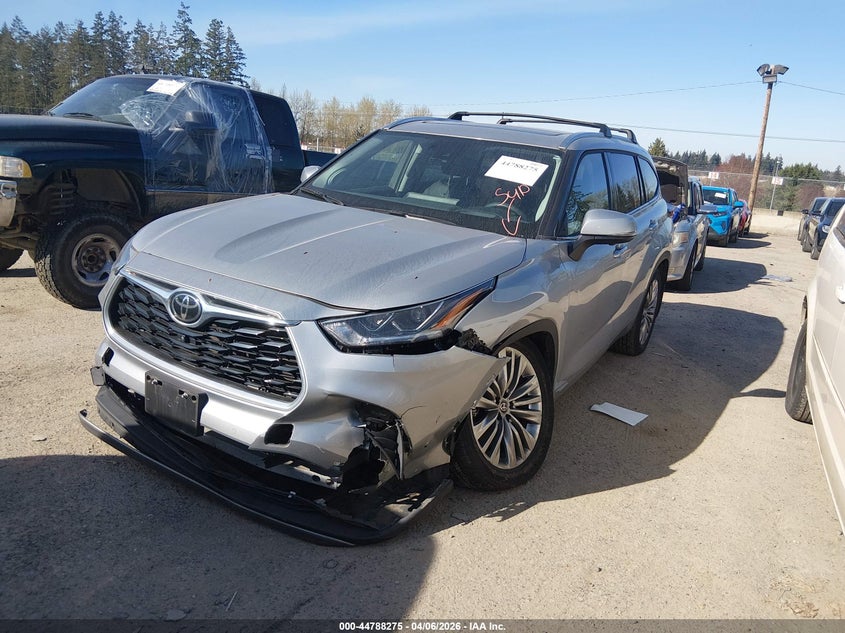 2023 Toyota Highlander Platinum