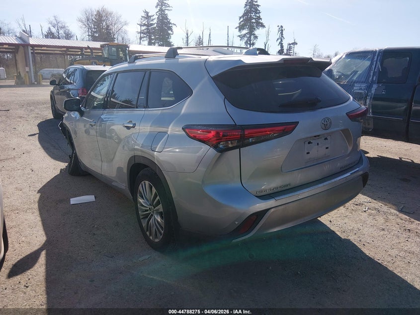 2023 Toyota Highlander Platinum