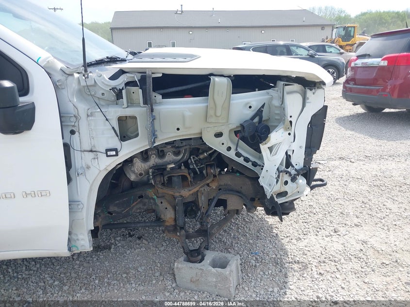 2020 Chevrolet Silverado 6.6 2500Hd 4Wd Standard Bed Wt white Lot 111044788699 Vin 1GC1YLE77LF349355