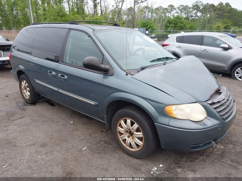 2005 Chrysler Town & Country Touring
