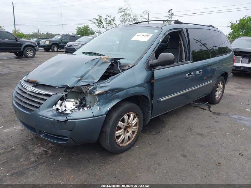 2005 Chrysler Town & Country Touring