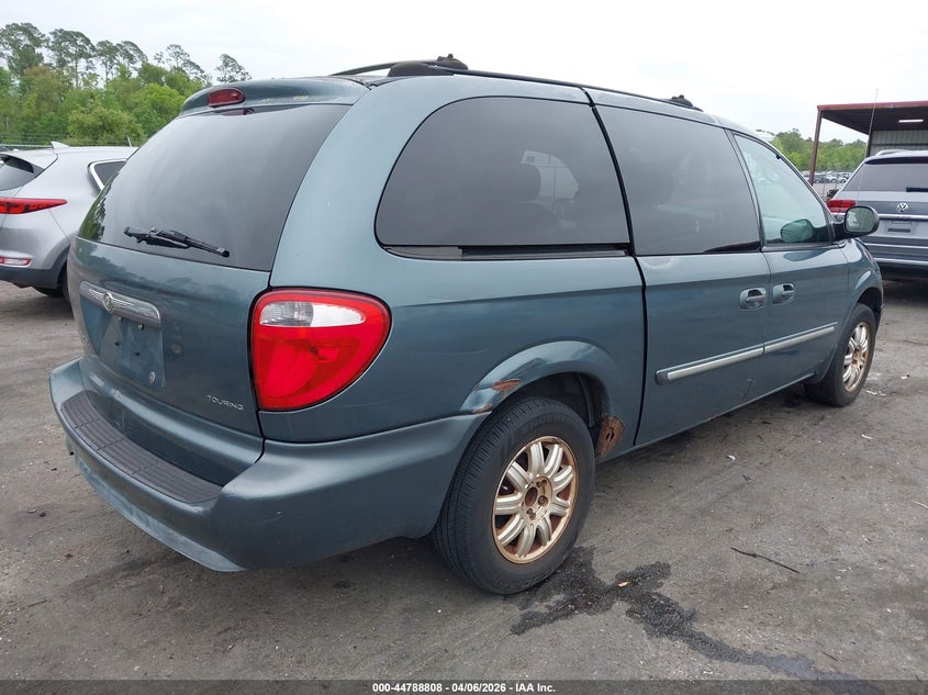 2005 Chrysler Town & Country Touring
