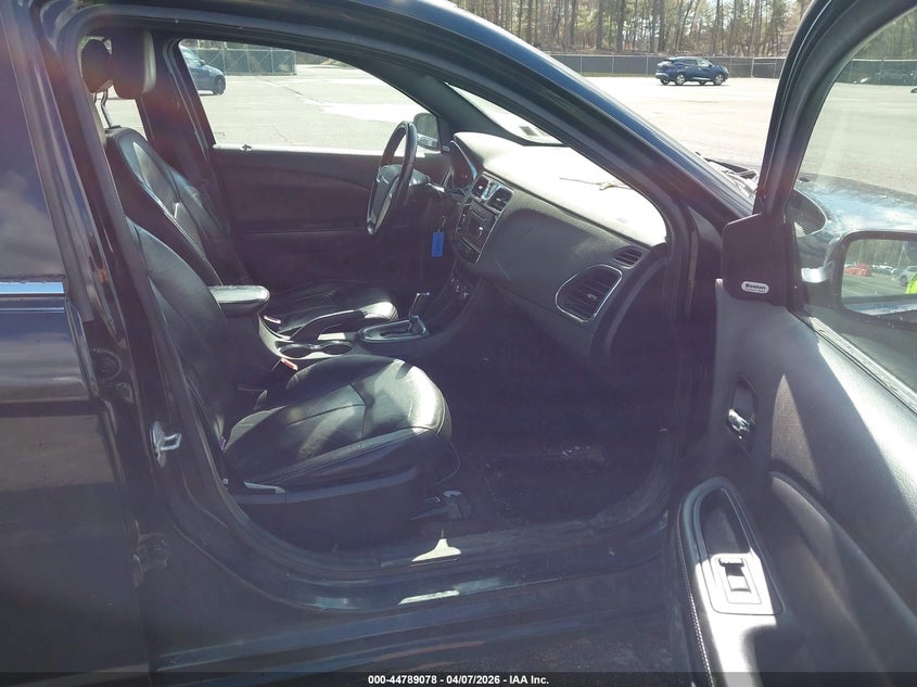 2013 Chrysler 200 Limited