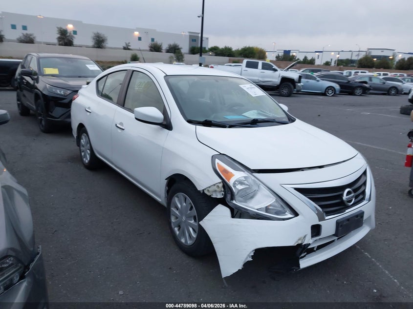 2015 Nissan Versa 1.6 Sv