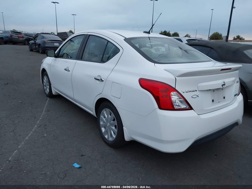 2015 Nissan Versa 1.6 Sv