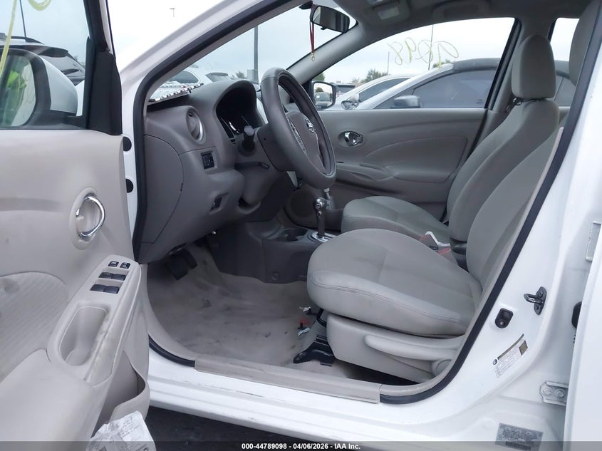 2015 Nissan Versa 1.6 Sv