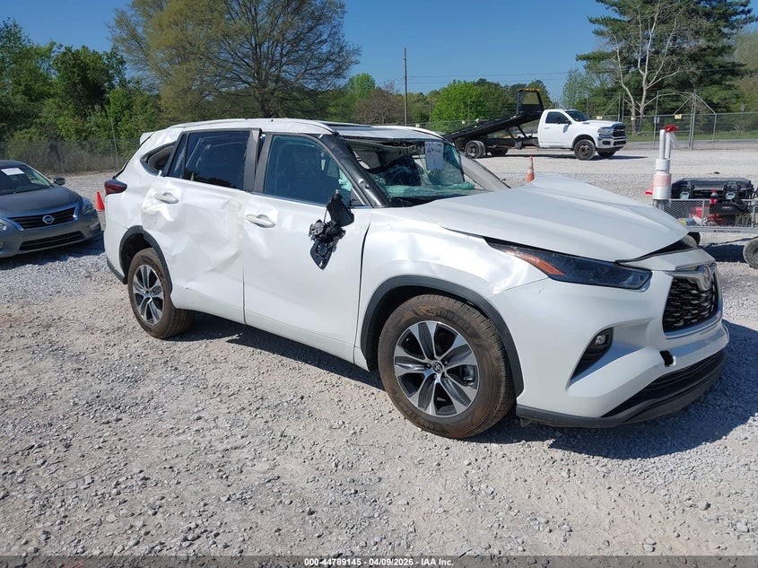 2024 Toyota Highlander Xle