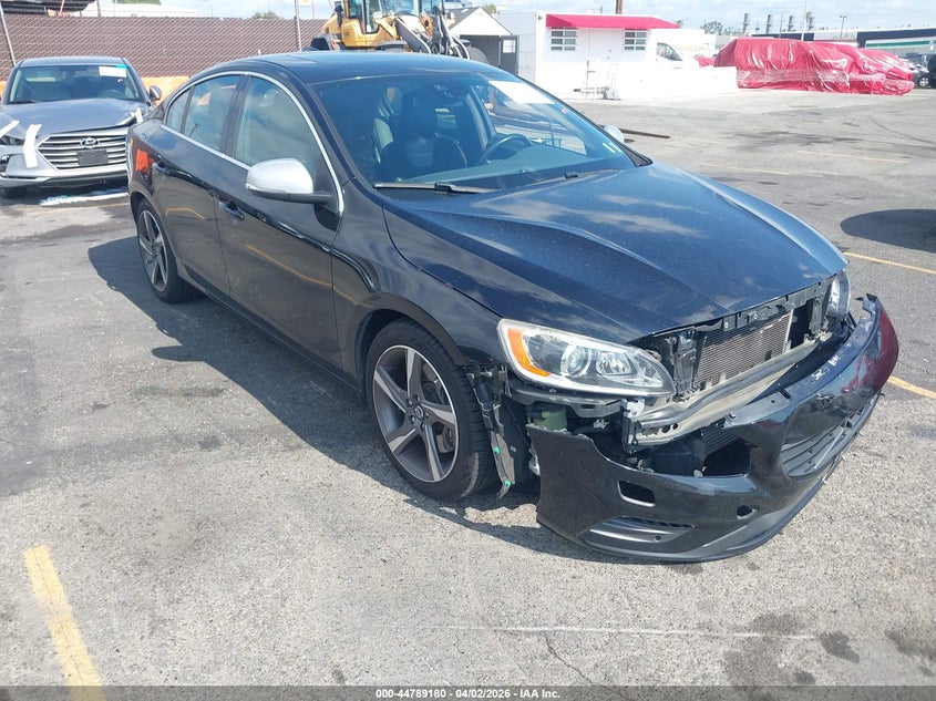 2015 Volvo S60 T6 R-Design