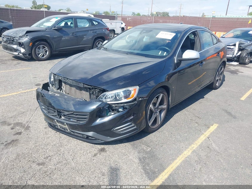 2015 Volvo S60 T6 R-Design