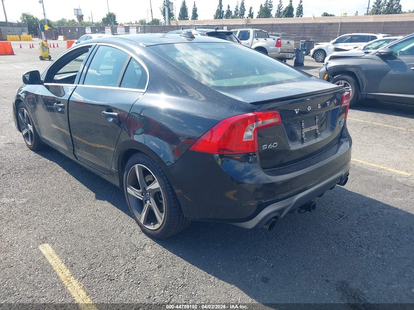 2015 Volvo S60 T6 R-Design