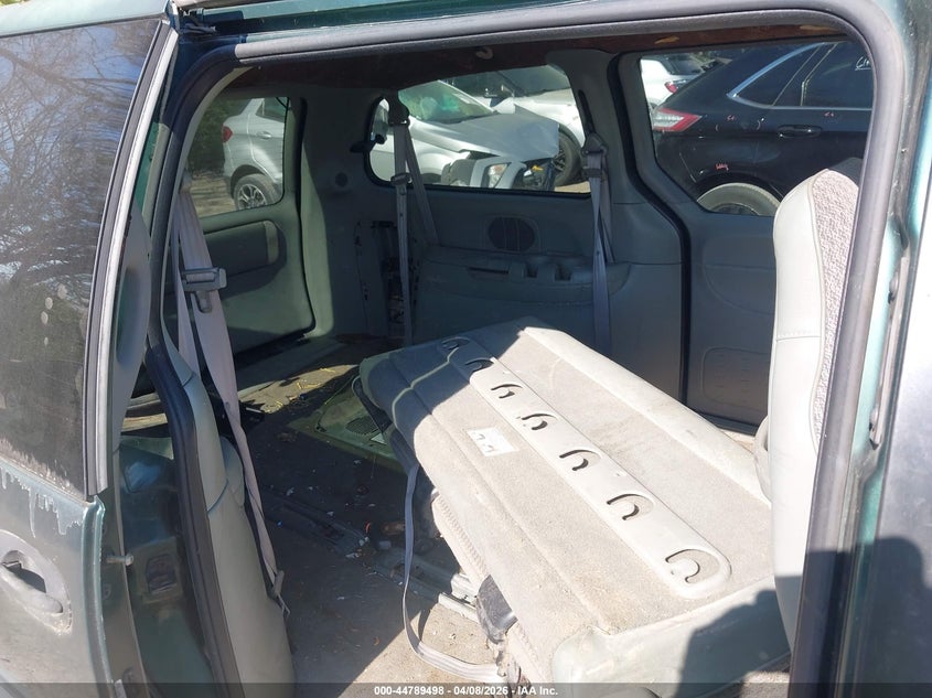 1999 Dodge Grand Caravan VIN: 2B4GP2435XR110419 Lot: 44789498