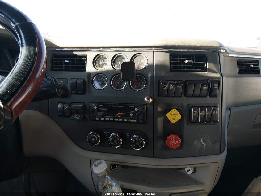 2022 PETERBILT 579 auction photo 6