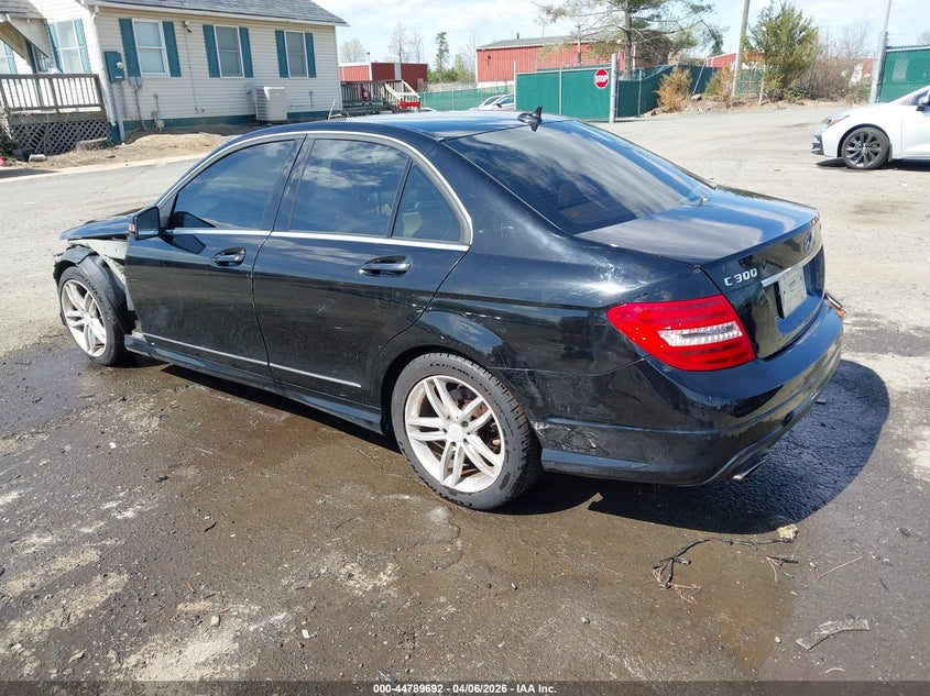 2012 Mercedes-Benz C 300 Luxury 4Matic/Sport 4Matic