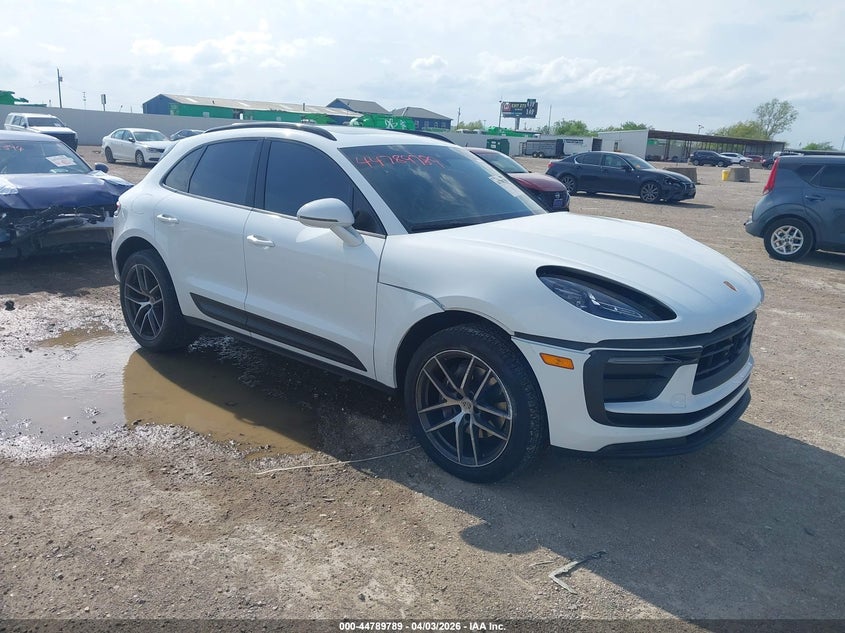 2023 Porsche Macan T