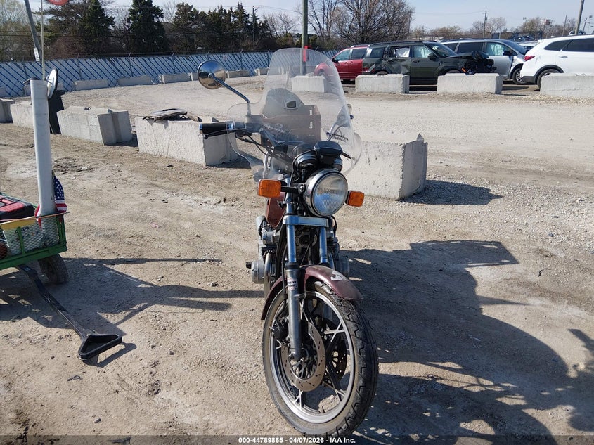 1981 Suzuki Gs650 G VIN: JS1GP71G382104515 Lot: 44789865