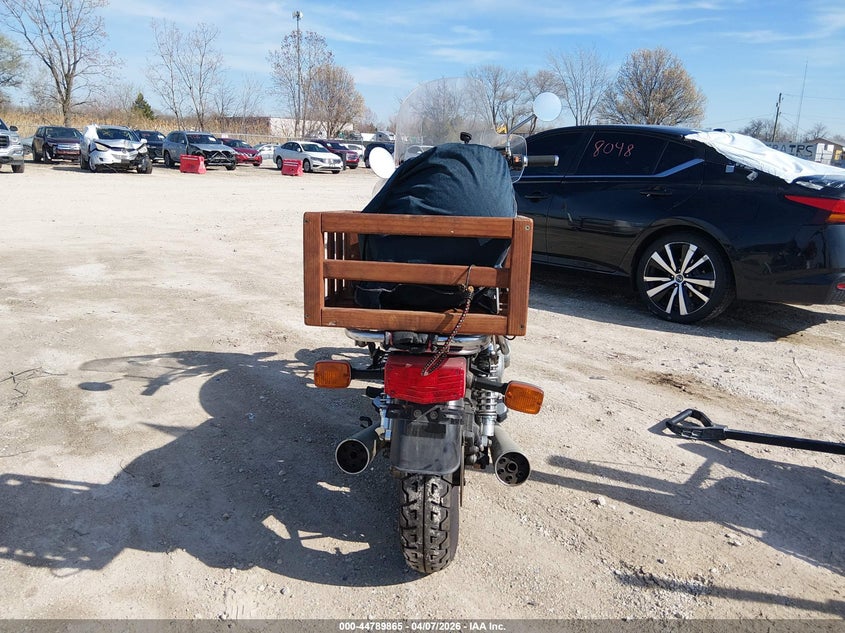 1981 Suzuki Gs650 G VIN: JS1GP71G382104515 Lot: 44789865