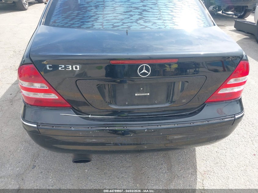 2005 Mercedes-Benz C 230 Kompressor Sport VIN: WDBRF40J95A734013 Lot: 44789907