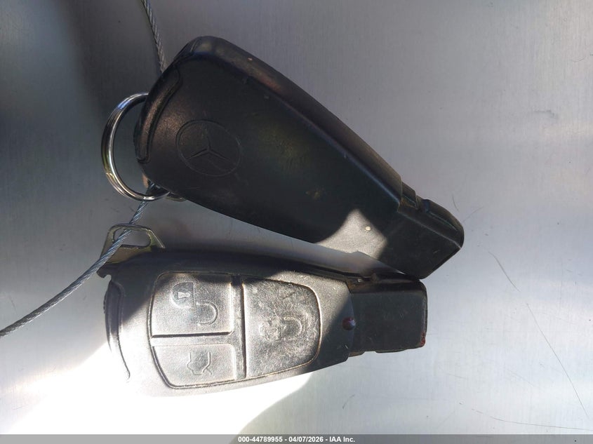 1998 Mercedes-Benz E 320 VIN: WDBJF65F7WA647760 Lot: 44789955