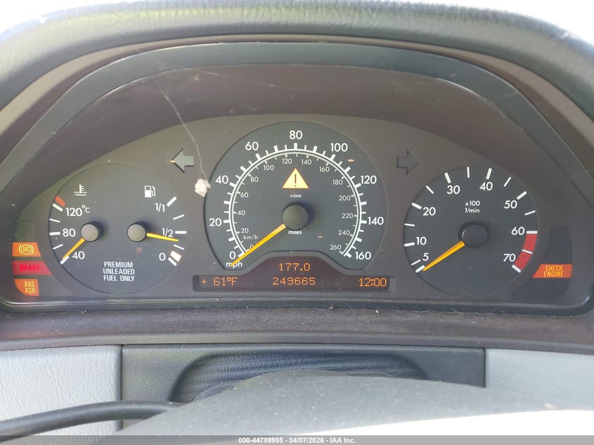 1998 Mercedes-Benz E 320 VIN: WDBJF65F7WA647760 Lot: 44789955