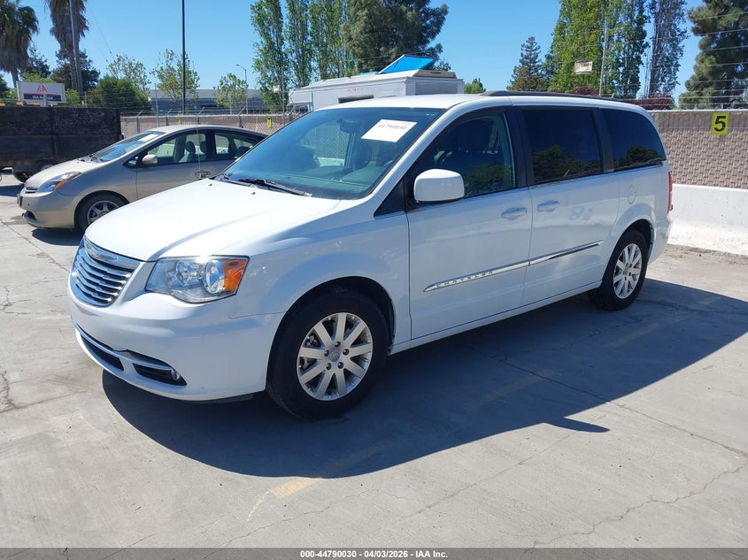 2016 Chrysler Town & Country Touring