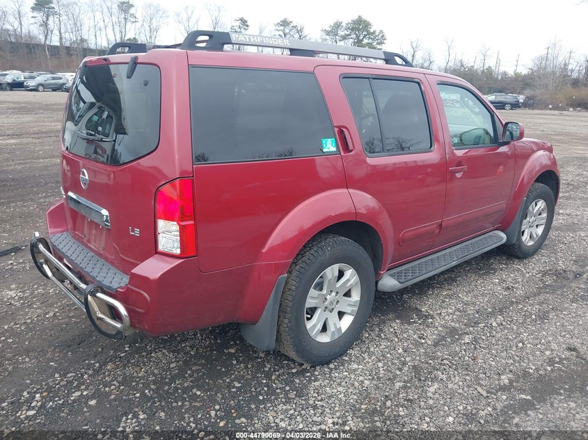 2005 Nissan Pathfinder Le