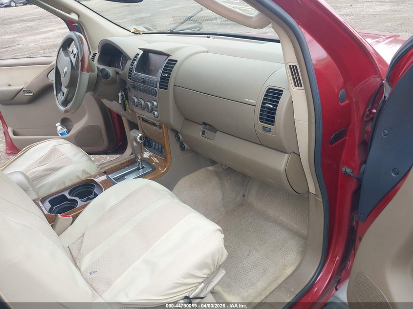 2005 Nissan Pathfinder Le