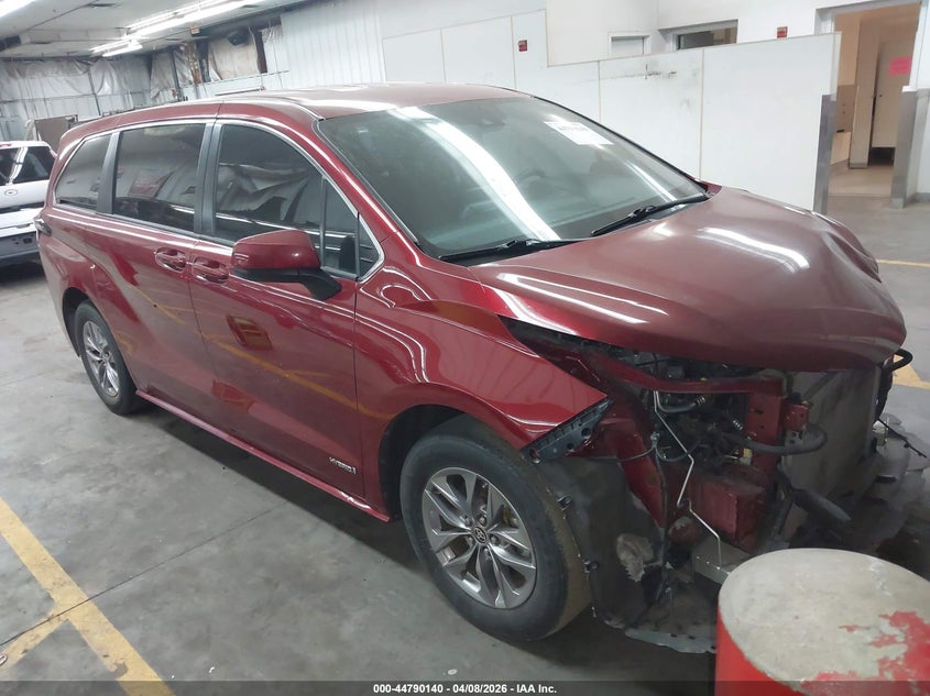 2021 Toyota Sienna Le VIN: 5TDKRKEC1MS027014 Lot: 44790140