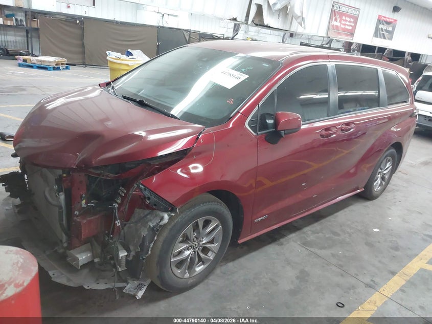 2021 Toyota Sienna Le VIN: 5TDKRKEC1MS027014 Lot: 44790140