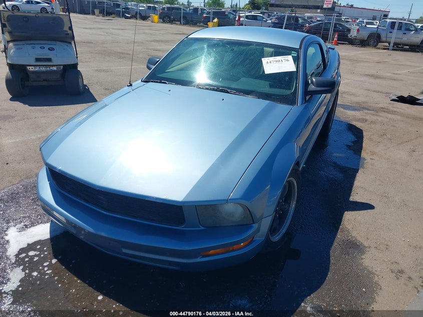 2007 Ford Mustang V6 Deluxe/V6 Premium