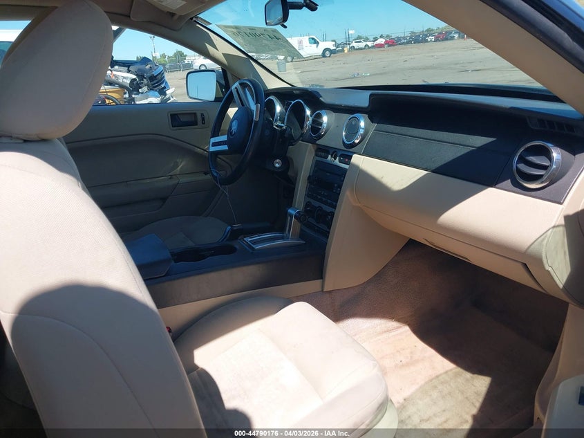 2007 Ford Mustang V6 Deluxe/V6 Premium