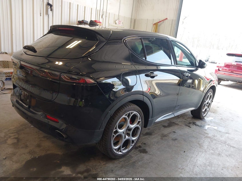 2024 ALFA ROMEO TONALE auction photo 4