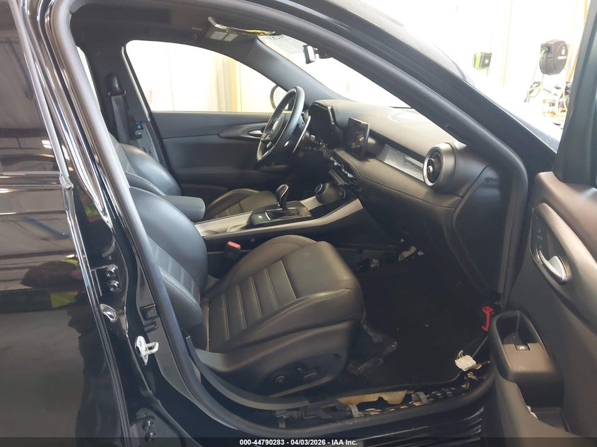 2024 ALFA ROMEO TONALE auction photo 5