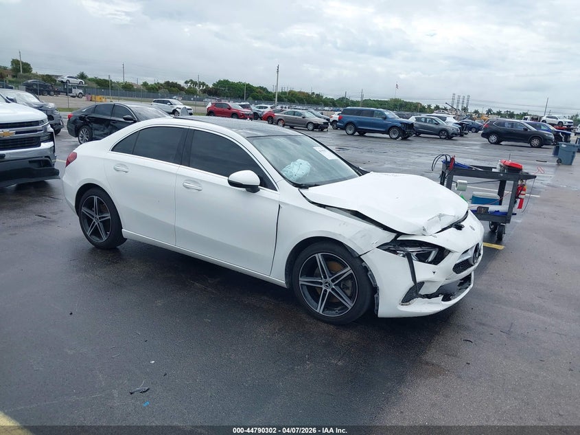 W1K3G4EB9LJ225466 2020 Mercedes-Benz A 220 auction photo 1