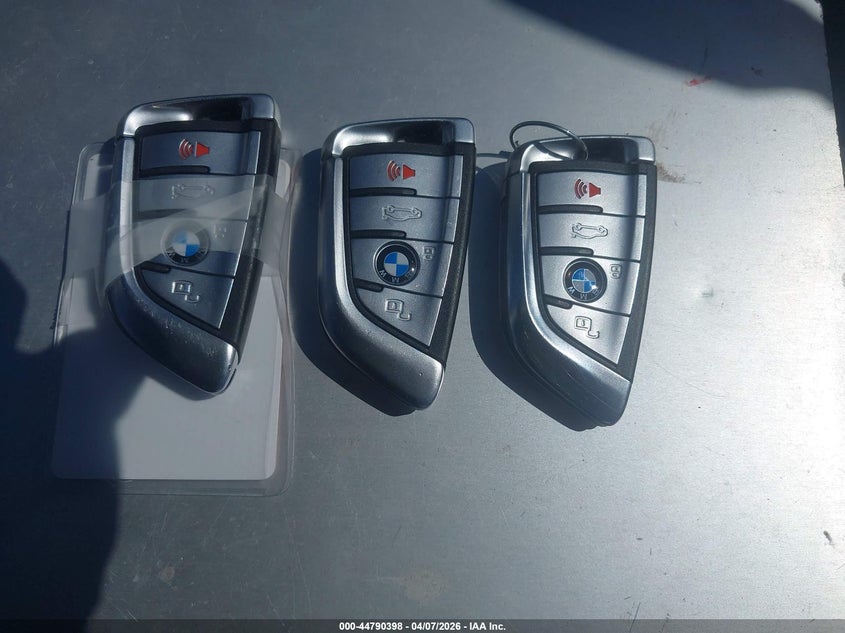 2021 BMW X7 xDrive40I VIN: 5UXCW2C0XM9F12001 Lot: 44790398