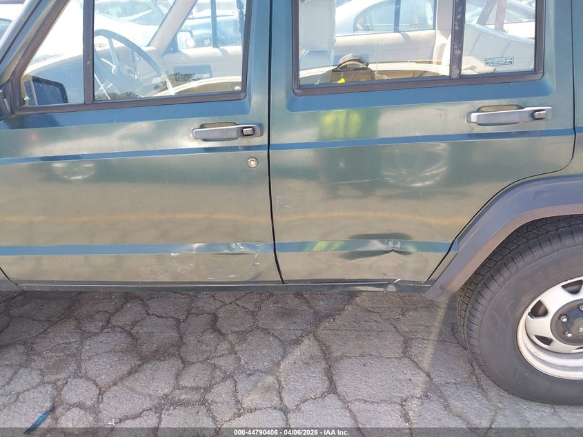 1994 Jeep Cherokee Se VIN: 1J4FJ28S8RL137167 Lot: 44790406