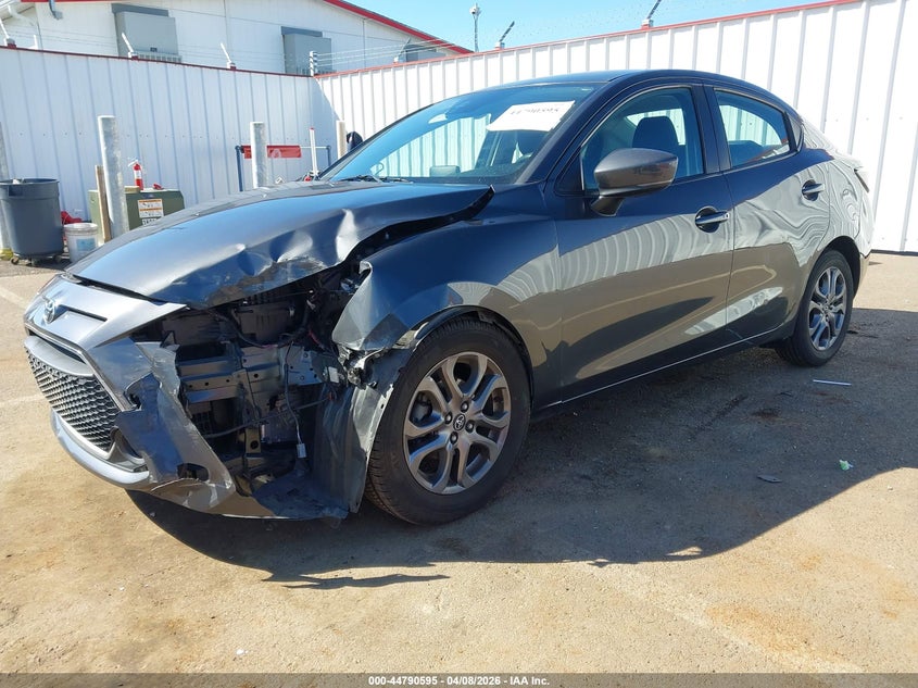 2019 Toyota Yaris Le 3MYDLBYV4KY513671 photo 1