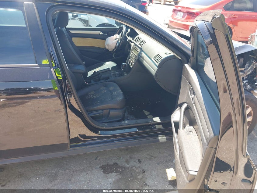 2014 Volkswagen Passat 2.5L Wolfsburg Edition