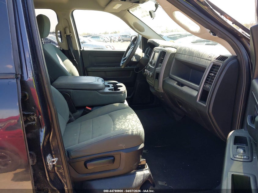 2017 Ram 1500 Express 4X4 6'4 Box
