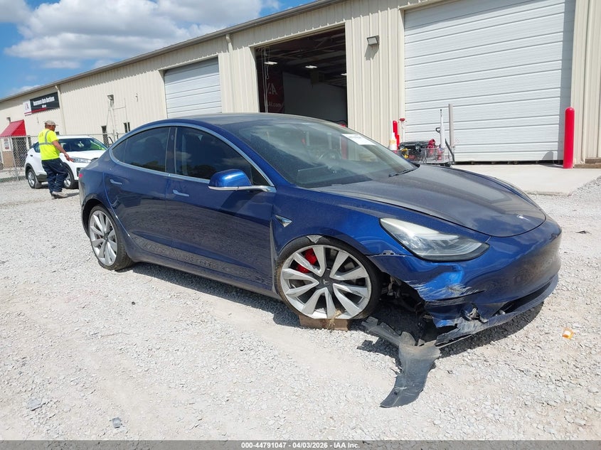 2019 Tesla Model 3 Long Range/Performance
