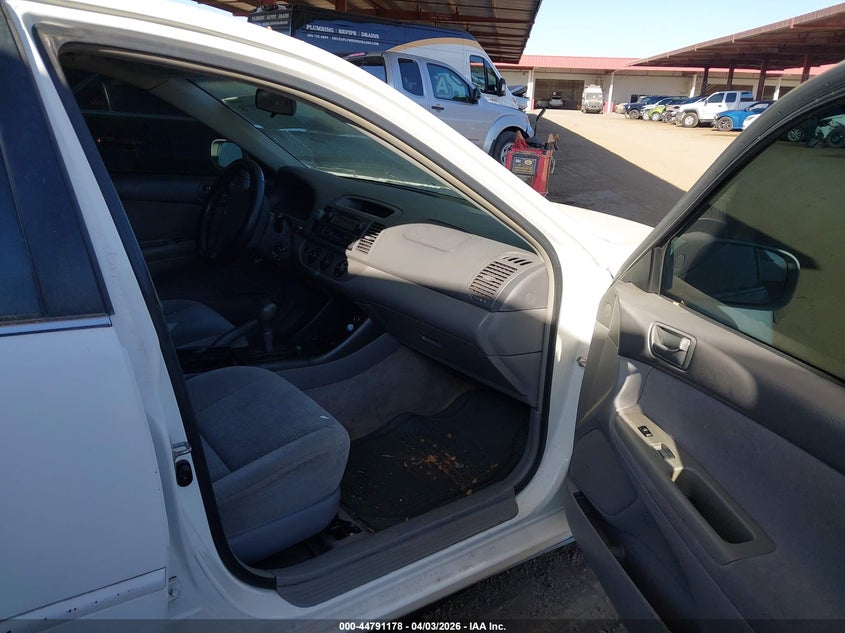 2004 Toyota Camry Le