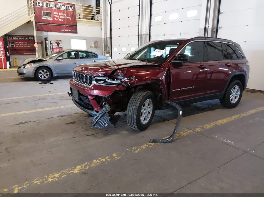2024 JEEP GRAND CHEROKEE auction photo 2
