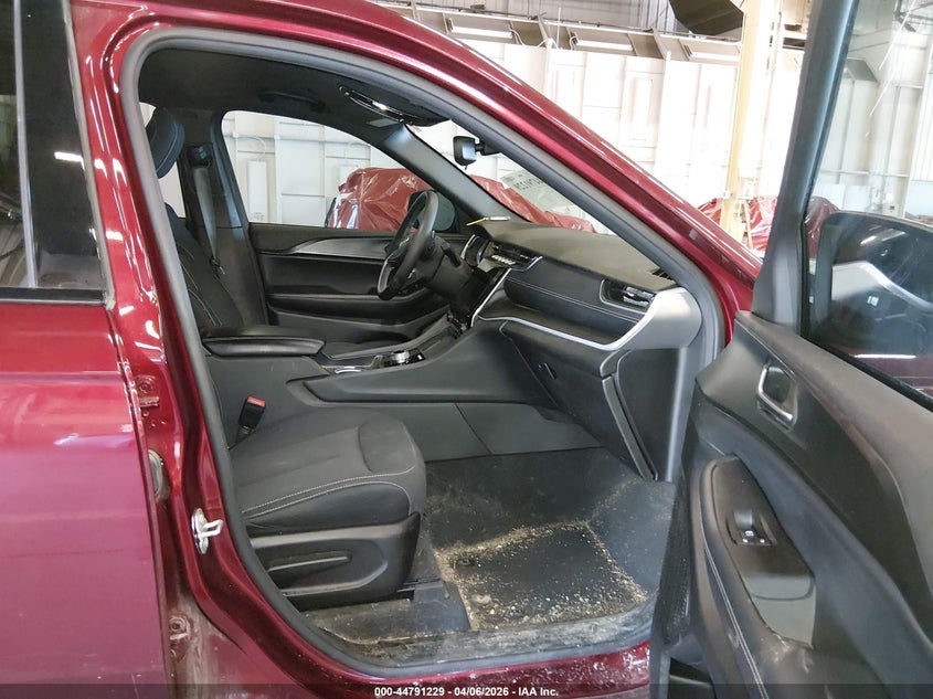 2024 JEEP GRAND CHEROKEE auction photo 5