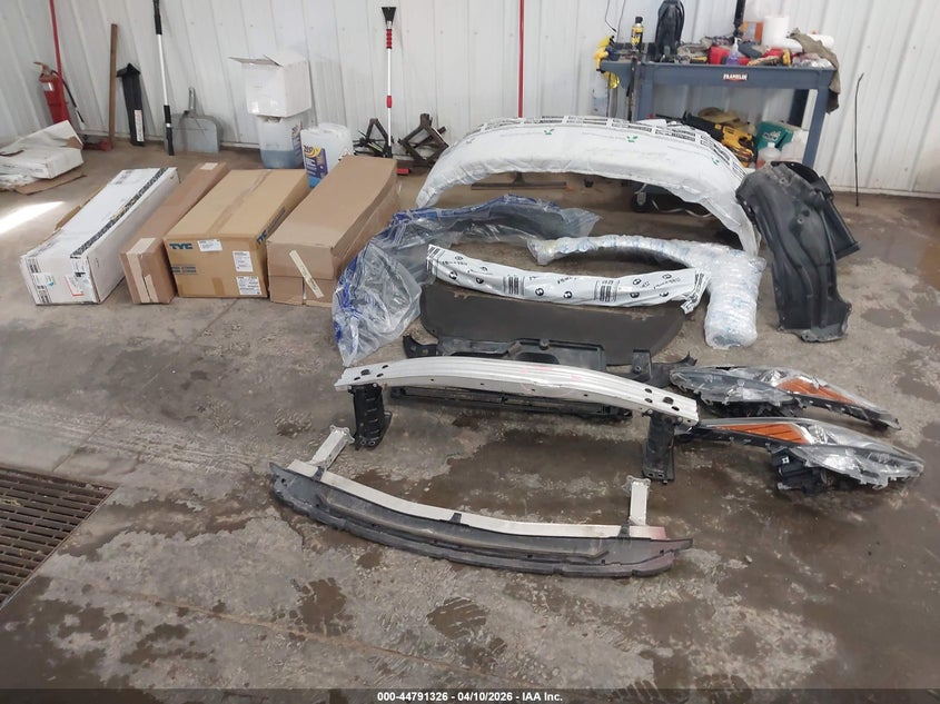 2020 Toyota Prius Le VIN: JTDKARFU0L3106956 Lot: 44791326