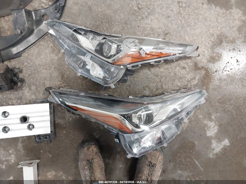 2020 Toyota Prius Le VIN: JTDKARFU0L3106956 Lot: 44791326