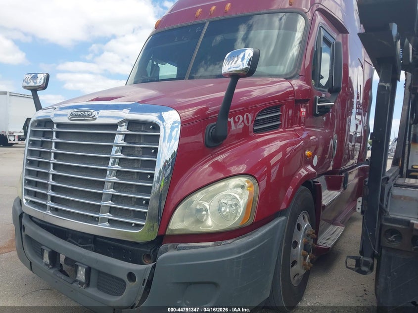 2016 FREIGHTLINER CASCADIA 113 auction photo 2