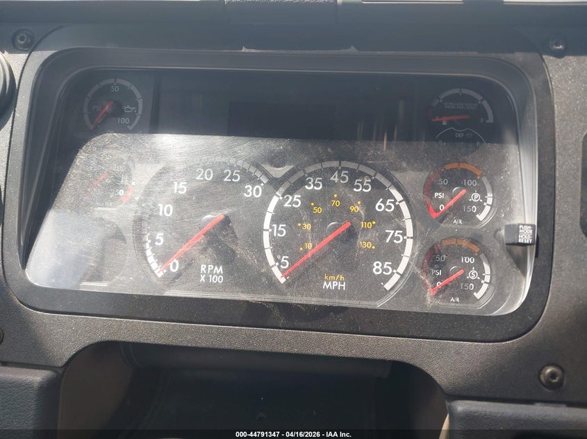 2016 FREIGHTLINER CASCADIA 113 auction photo 5