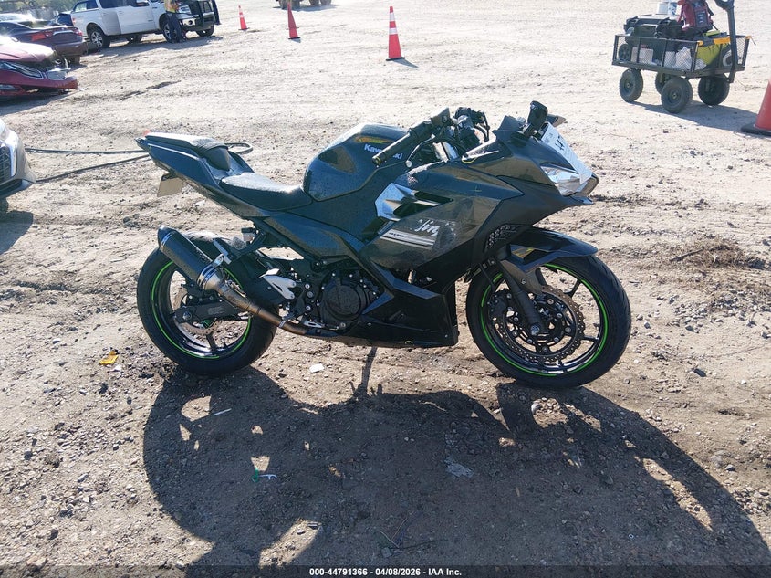 2022 Kawasaki Ex400 VIN: JKAEXKH18NDAF4410 Lot: 44791366
