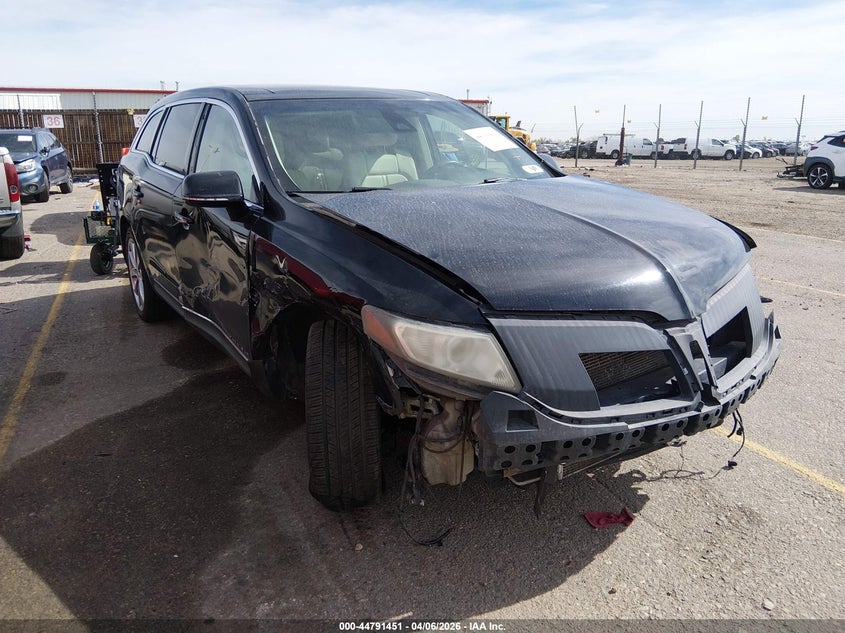 2LMHJ5AT9JBL01629 LINCOLN MKT Photo 1