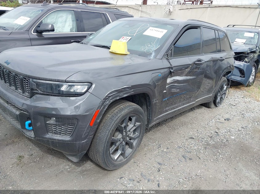 2024 JEEP GRAND CHEROKEE 4XE auction photo 2
