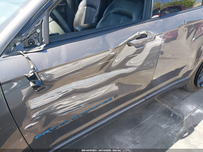 2024 JEEP GRAND CHEROKEE 4XE auction photo 6
